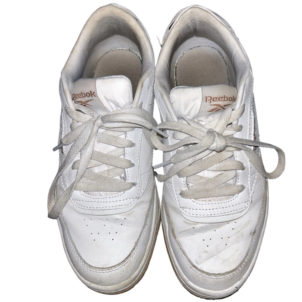 White Reebok size 8 women’s Shoes